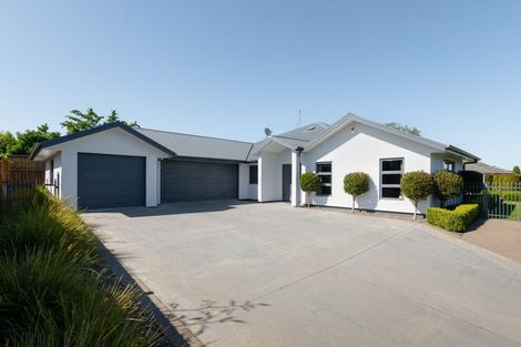 Photo of property in 2 Compton Grove, Huntington, Hamilton, 3210