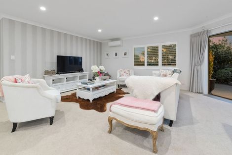 Photo of property in 12 Veronica Close, Red Beach, 0932