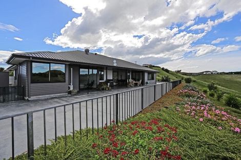 Photo of property in 264 Puketapu Road, Taradale, Napier, 4183