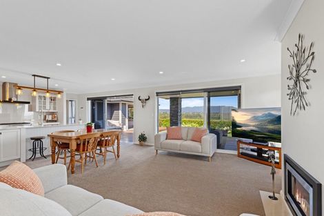 Photo of property in 9 Goldstone Place, Omokoroa, 3114