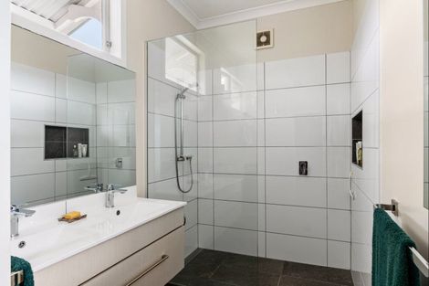 Photo of property in 6 Kanakanaia Road, Te Karaka, 4022