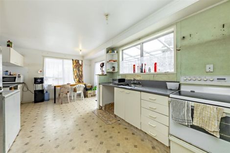 Photo of property in 3 Pushon Place, Clendon Park, Auckland, 2103