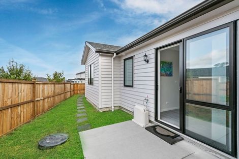 Photo of property in 17 Huahua Crescent, Papakura, 2110