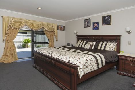 Photo of property in 102 Oriental Parade, Papamoa Beach, Papamoa, 3118