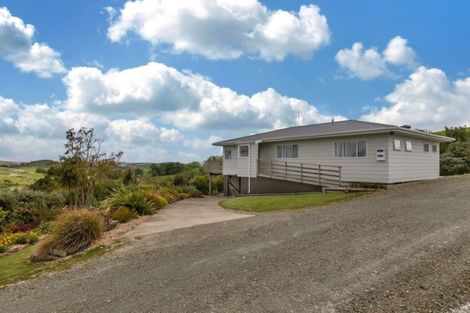 Photo of property in 18 Marohemo Road, Maungaturoto, 0583
