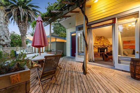 Photo of property in 17 Herne Bay Road, Herne Bay, Auckland, 1011