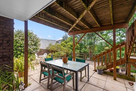 Photo of property in 98 Tiroroa Avenue, Te Atatu South, Auckland, 0610