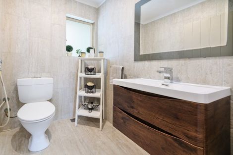 Photo of property in 44 Kohekohe Street, New Lynn, Auckland, 0600