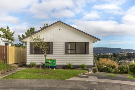 Photo of property in 25 Staysail Place, Whitby, Porirua, 5024