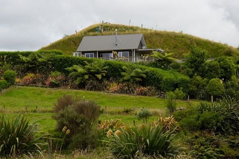 Photo of property in 828 Dover Road, Okato, New Plymouth, 4374