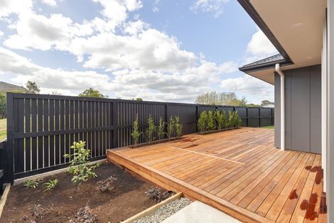 Photo of property in 109 Freedom Drive, Kelvin Grove, Palmerston North, 4470