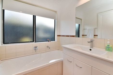 Photo of property in 342 Gulf Harbour Drive, Gulf Harbour, Whangaparaoa, 0930