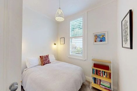 Photo of property in 32 Medway Street, Island Bay, Wellington, 6023