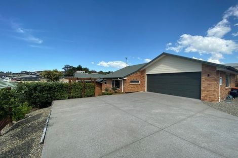Photo of property in 43 Bayvista Close, Welcome Bay, Tauranga, 3112