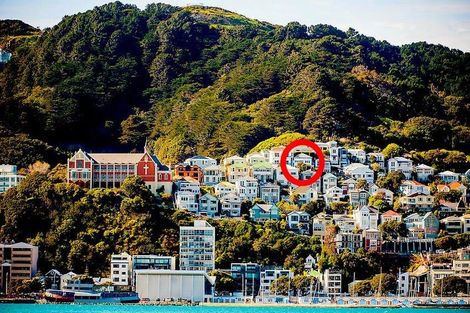 Photo of property in 8 Shannon Street, Mount Victoria, Wellington, 6011