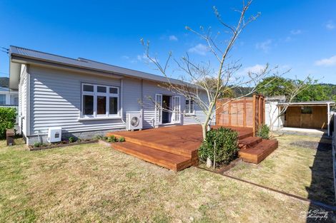 Photo of property in 316 Stokes Valley Road, Stokes Valley, Lower Hutt, 5019