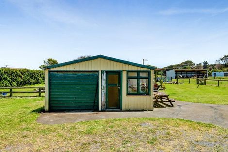 Photo of property in 185 Tasman Street, Opunake, 4616