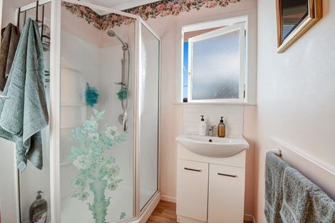 Photo of property in 19 View Road, Glenfield, Auckland, 0627