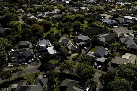 Photo of property in 11 Brockhall Lane, Avonhead, Christchurch, 8042