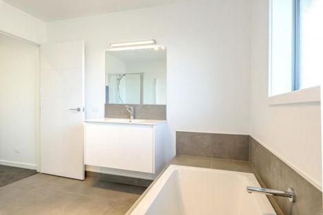 Photo of property in 25 Barry Curtis Place, Levin, 5510