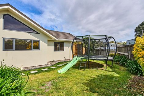 Photo of property in 59 Kapiti Crescent, Titahi Bay, Porirua, 5022