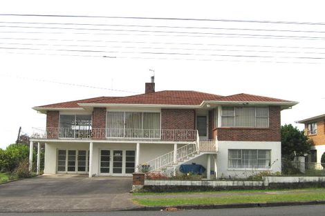 Photo of property in 1/77 Flanshaw Road, Te Atatu South, Auckland, 0610