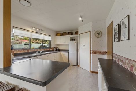 Photo of property in 38 Walton Avenue, Waikanae, 5036