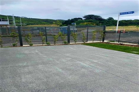 Photo of property in 32 Karearea Avenue, Kenepuru, Porirua, 5022