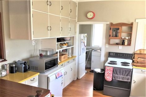 Photo of property in 385 Devonport Road, Tauranga South, Tauranga, 3112