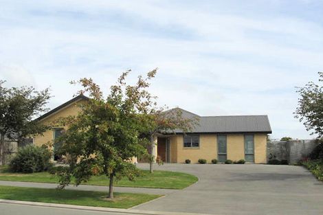 Photo of property in 16 Oakwood Mews, Prebbleton, 7604