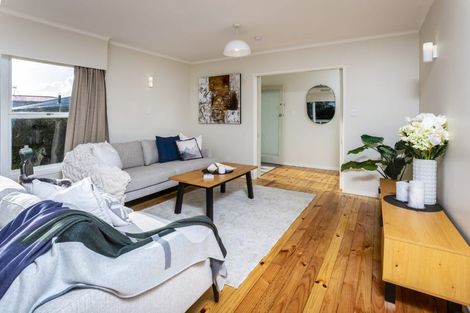Photo of property in 1/8 Kaipatiki Road, Glenfield, Auckland, 0629