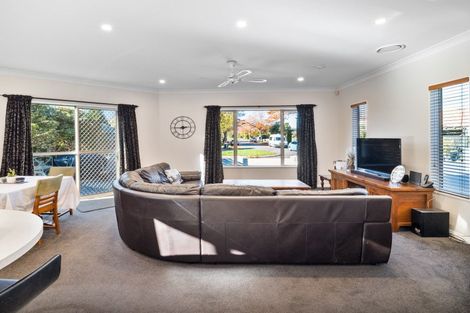 Photo of property in 15 Sutton Place, Dallington, Christchurch, 8061