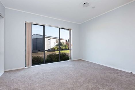 Photo of property in 18 Nedlands Place, Burswood, Auckland, 2013