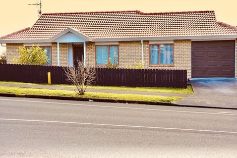 Photo of property in 4/30 Matthews Road, Clover Park, Auckland, 2019