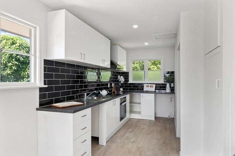 Photo of property in 38 Pinehurst Crescent, Russley, Christchurch, 8042