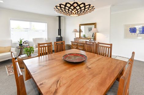 Photo of property in 4 Young Place, Taradale, Napier, 4112