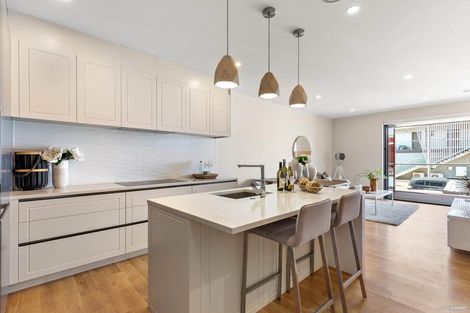 Photo of property in 1/69 Lake Road, Devonport, Auckland, 0624