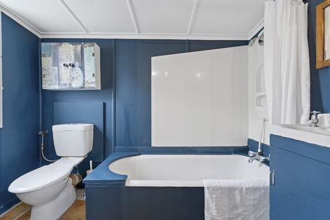 Photo of property in 46 Fox Street, Opunake, 4616