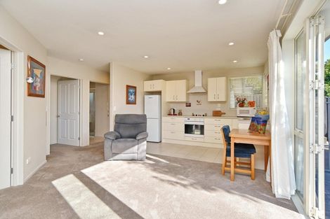 Photo of property in 2/107 Staveley Street, Avonhead, Christchurch, 8042