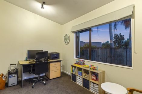 Photo of property in 47 Katerini Grove, Papamoa Beach, Papamoa, 3118
