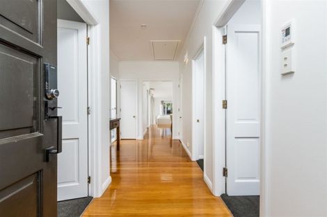 Photo of property in 1 Achilles Crescent, Narrow Neck, Auckland, 0624