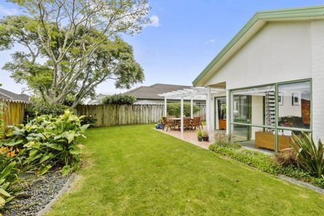 Photo of property in 6 Orohena Close, Northpark, Auckland, 2013