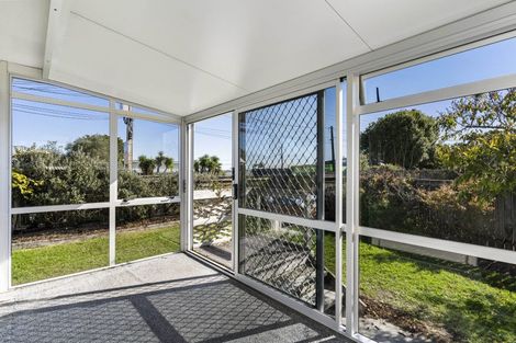 Photo of property in 1/40 Lake Road, Narrow Neck, Auckland, 0624