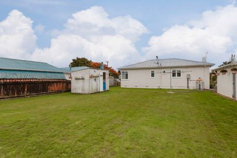 Photo of property in 68 Miller Street, Dannevirke, 4930