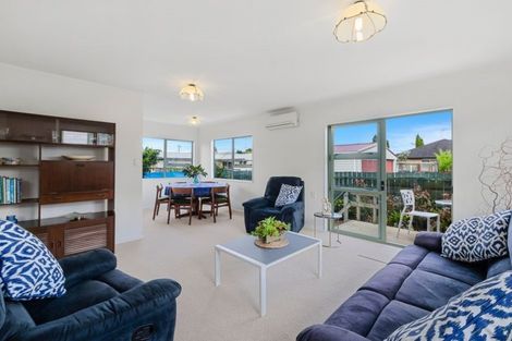 Photo of property in 2/21 Alexander Street, Papakura, 2110