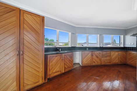 Photo of property in 3 Halberg Street, Glenfield, Auckland, 0629