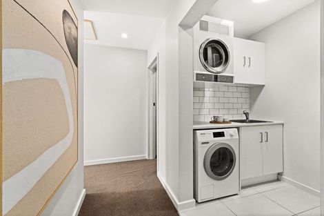 Photo of property in 9 Busby Hill, Havelock North, 4130