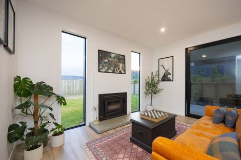 Photo of property in 5 Edenmore Terrace, Fitzherbert, Palmerston North, 4410