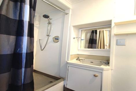 Photo of property in 8 Tye Road, Hillcrest, Auckland, 0627