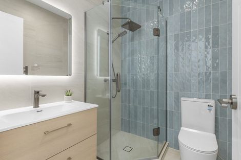 Photo of property in 6/30 Kiteroa Terrace, Rothesay Bay, Auckland, 0630
